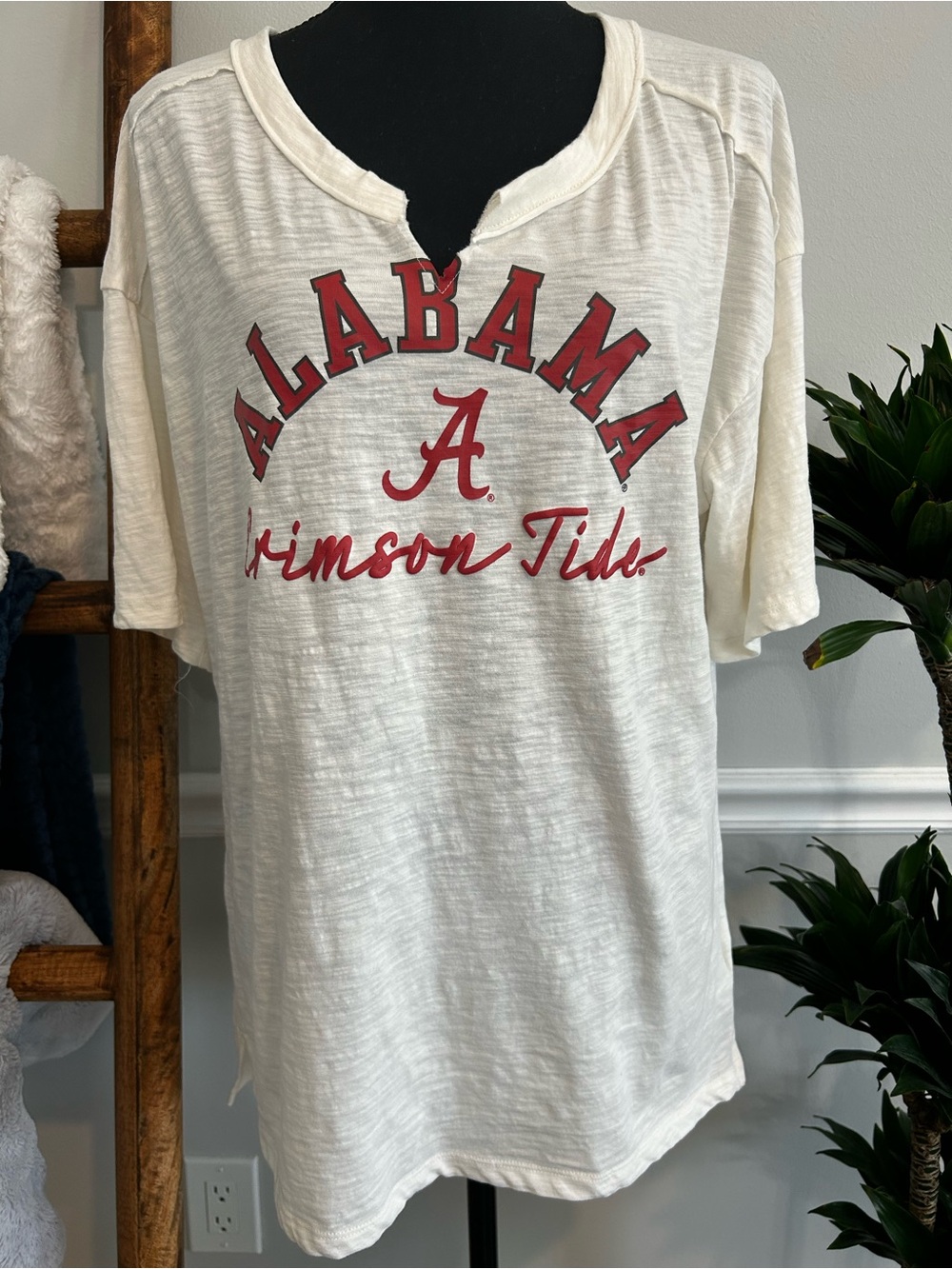 Alabama Crimson Tide White Graphic Tee - Collegiate Women's Top Size Large